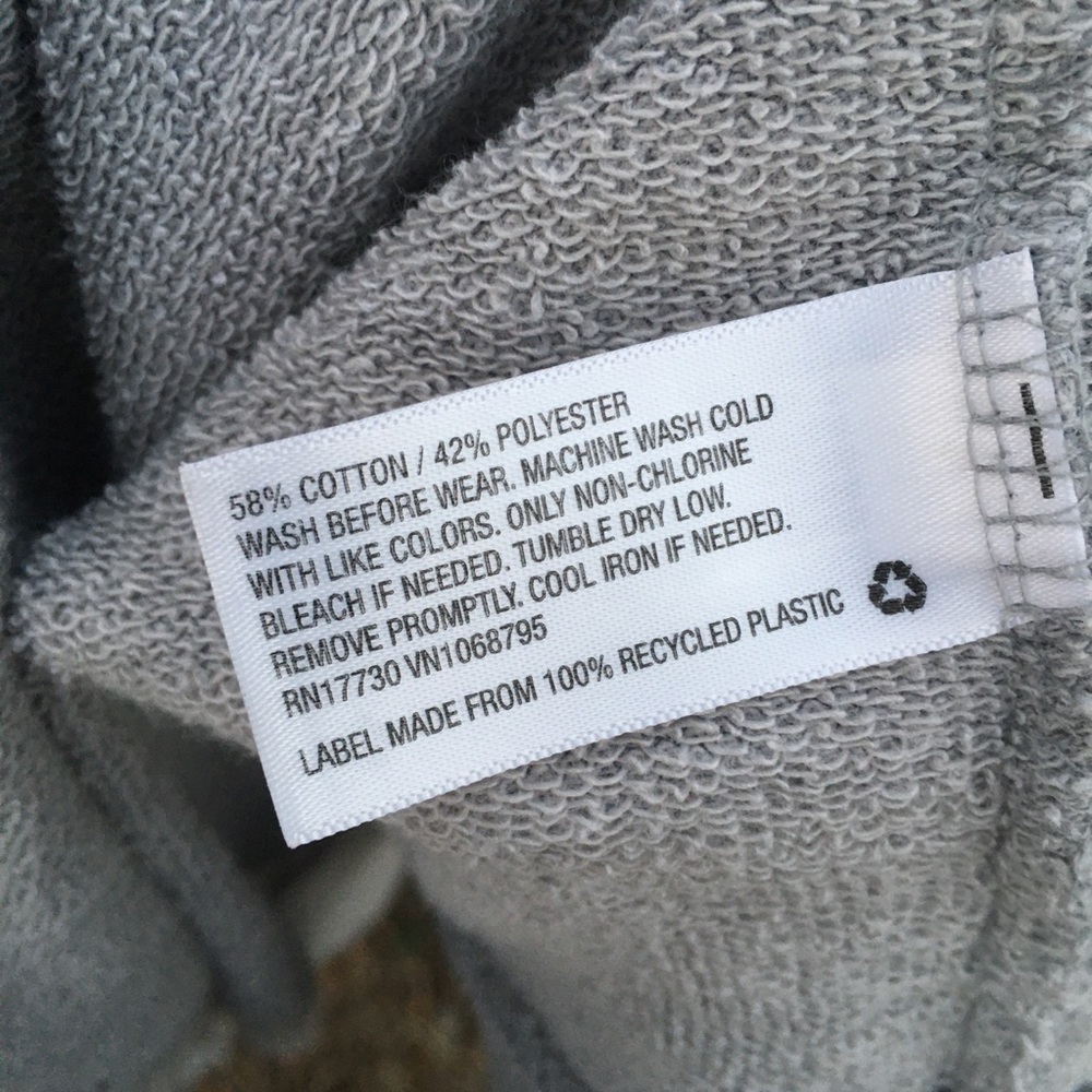 Free zip-up - Picture 5 of 5